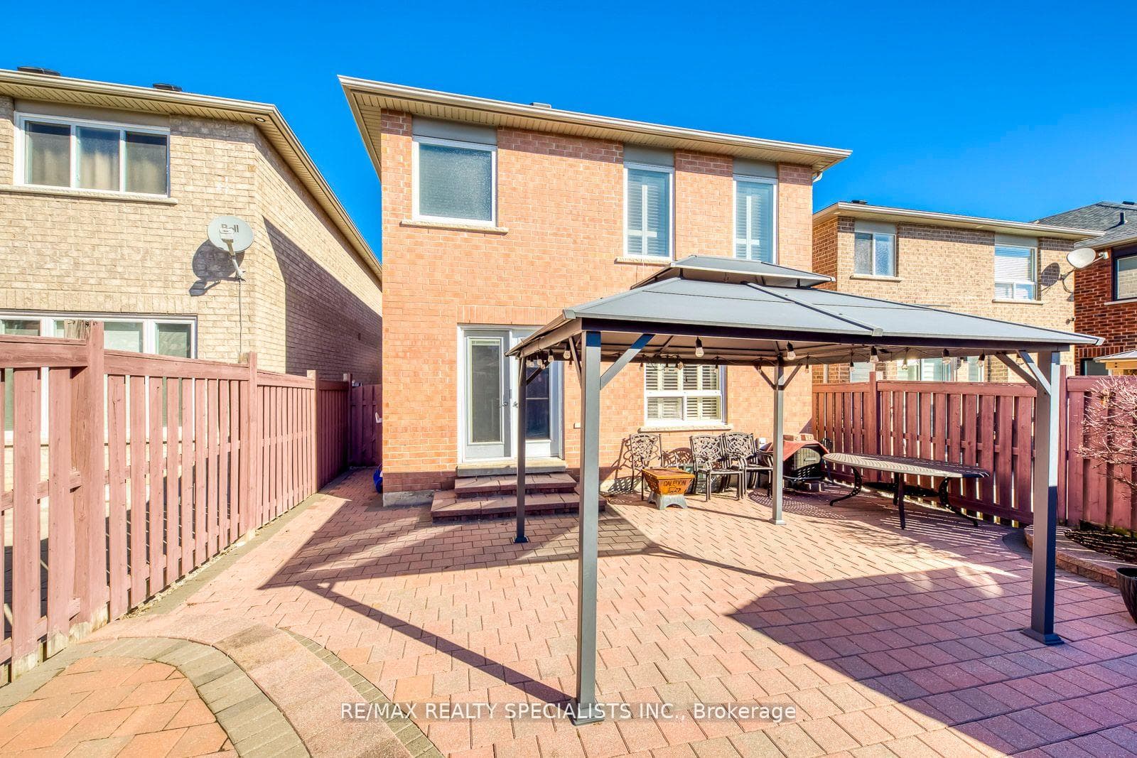 59 Lawren Harris Crescent photo 36