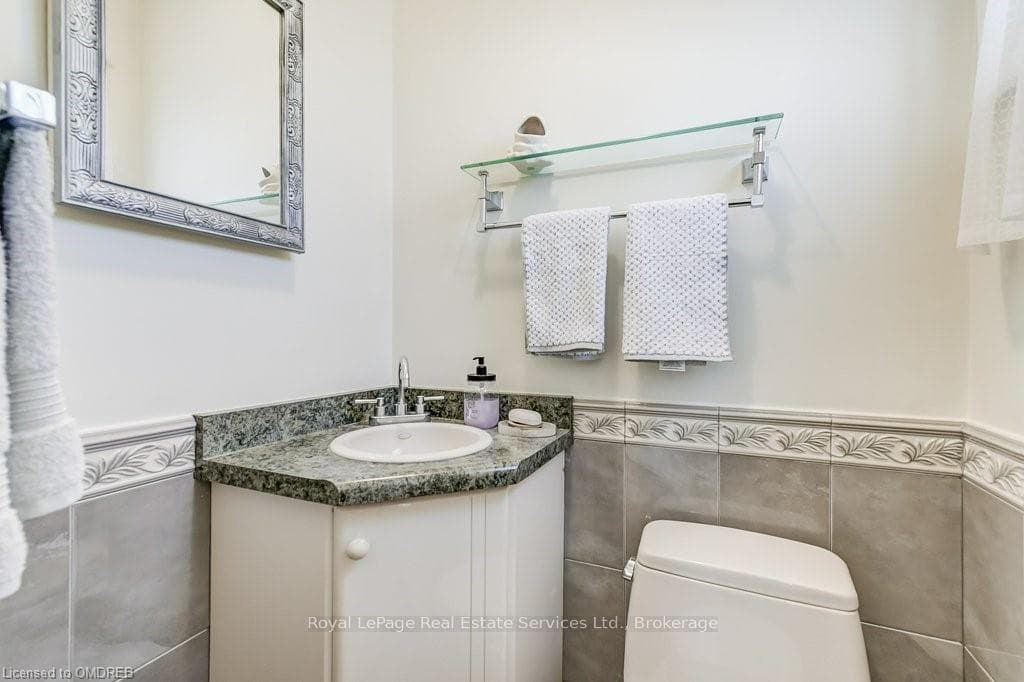 2445 HOMELANDS Drive Unit 26 photo 14