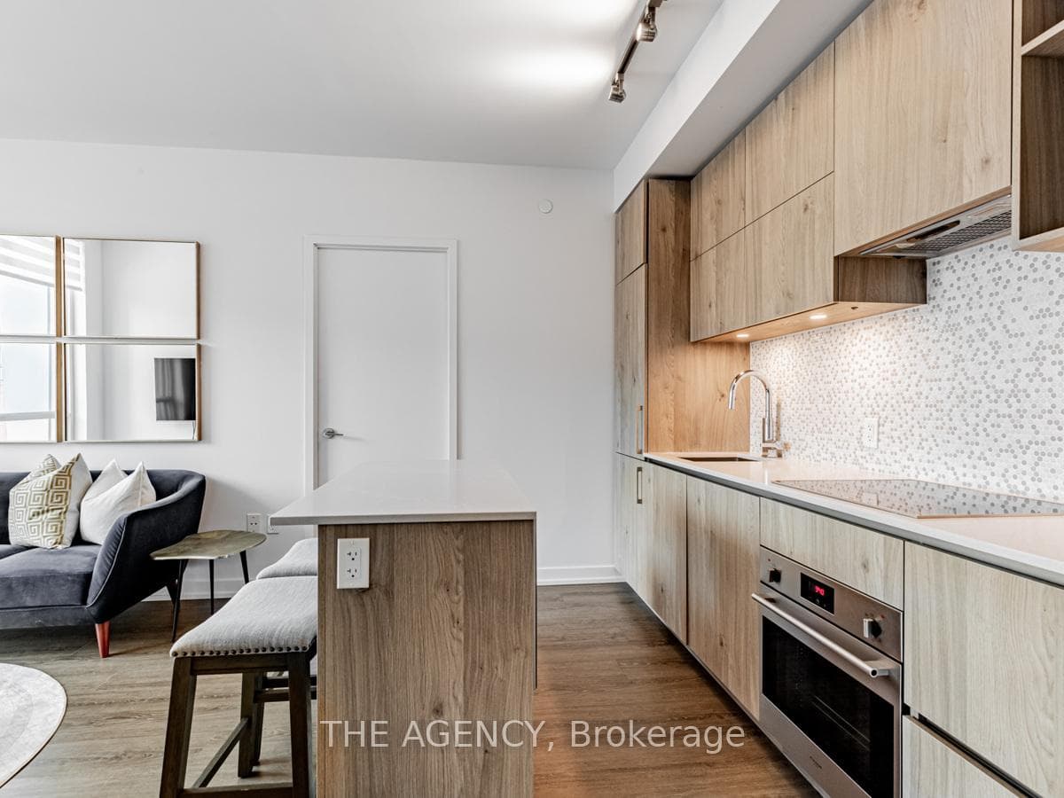1 Yorkville Avenue Unit 711 photo 7