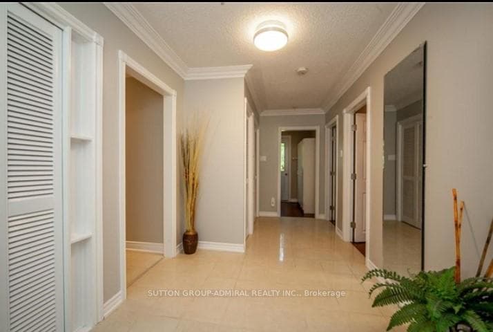 306 Glenwoods Avenue photo 9