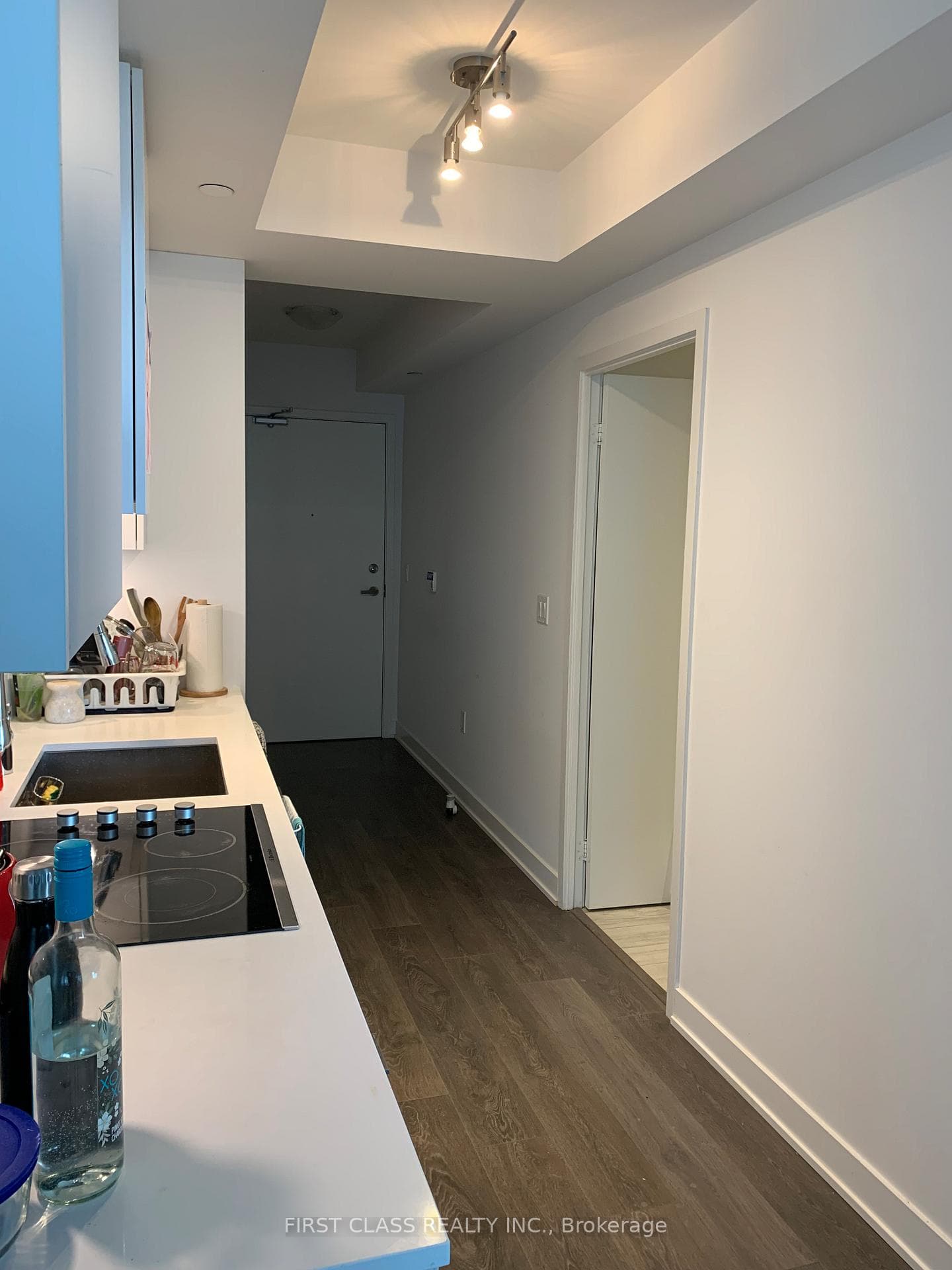 99 Broadway Avenue Unit 1705 photo 15