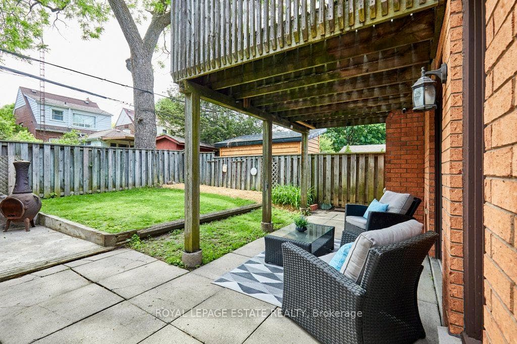10 Queensgrove Road photo 35
