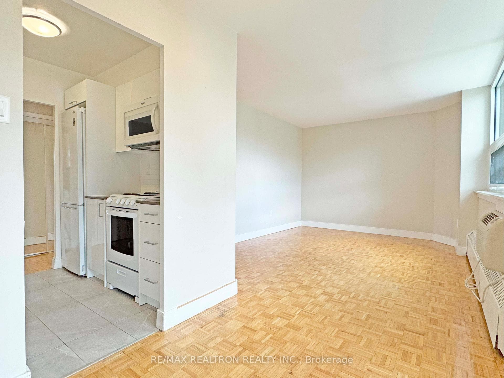 485 Huron Street Unit 406 photo 7