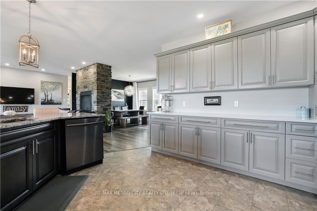 688B STORYLAND Road photo 15