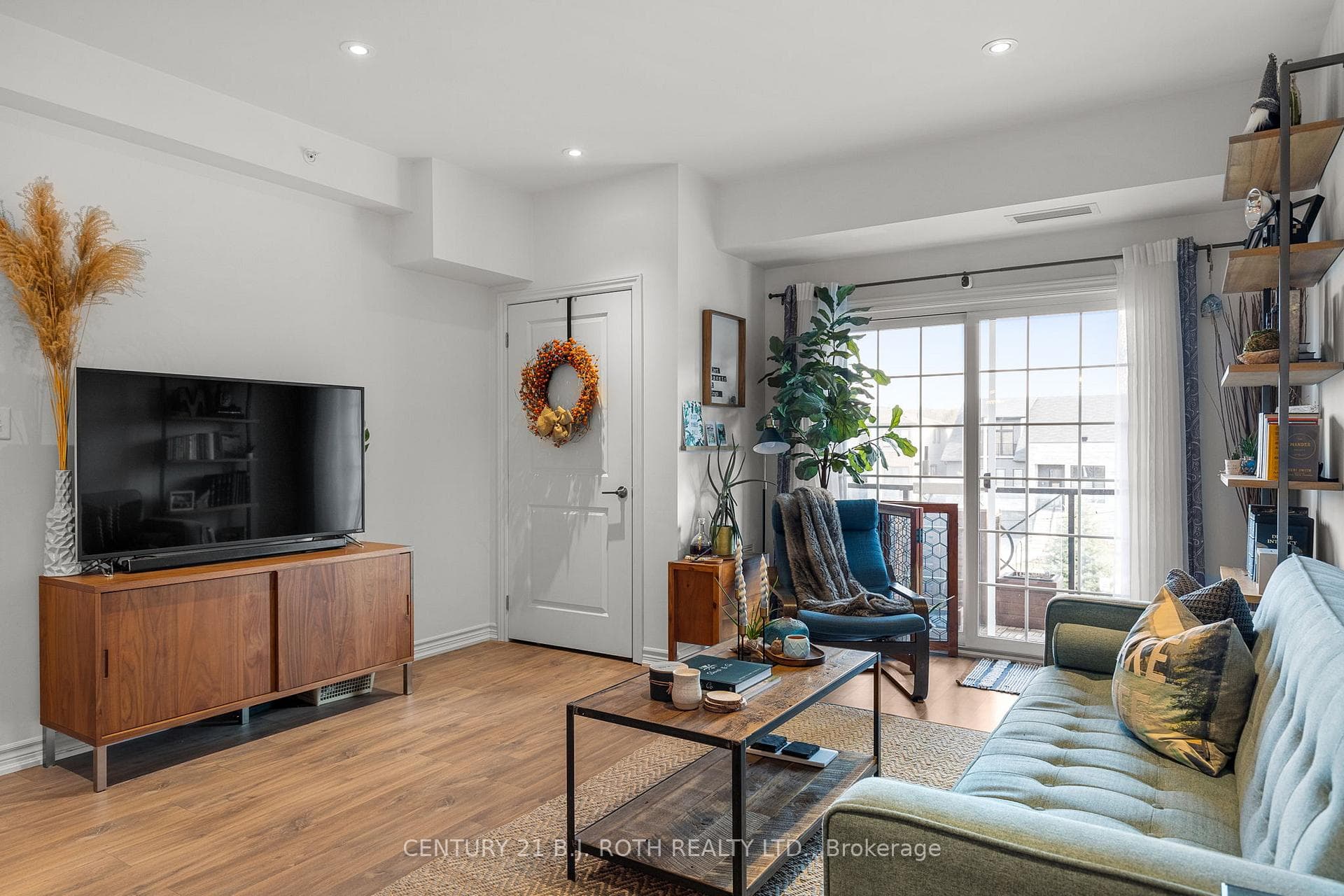 5 GREENWICH Street Unit 205 photo 12