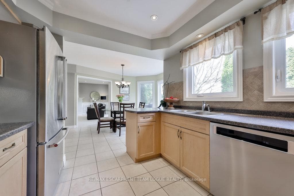 2113 COUNTRY CLUB Drive photo 8