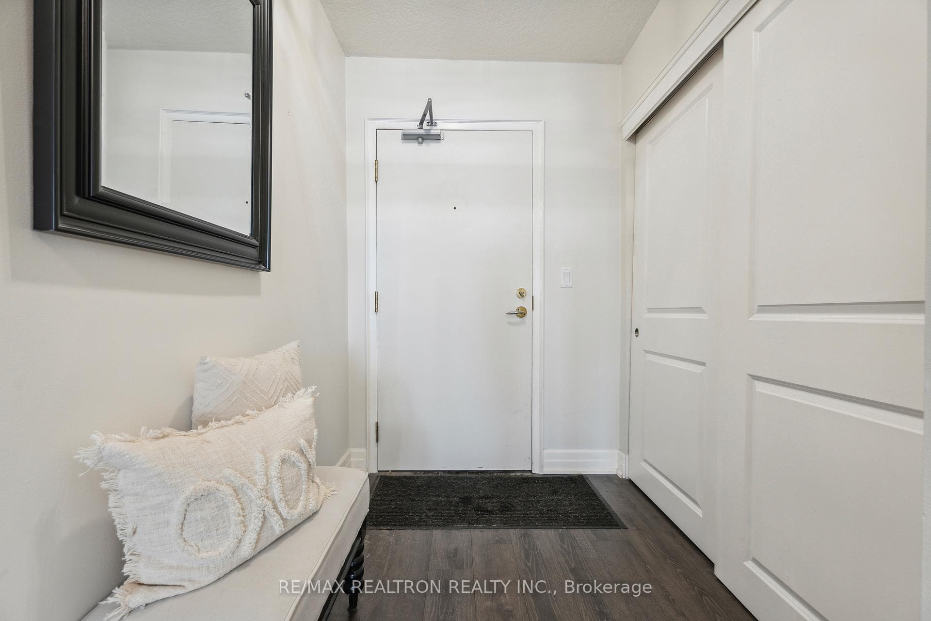 140 Dunlop Street Unit 303 photo 5