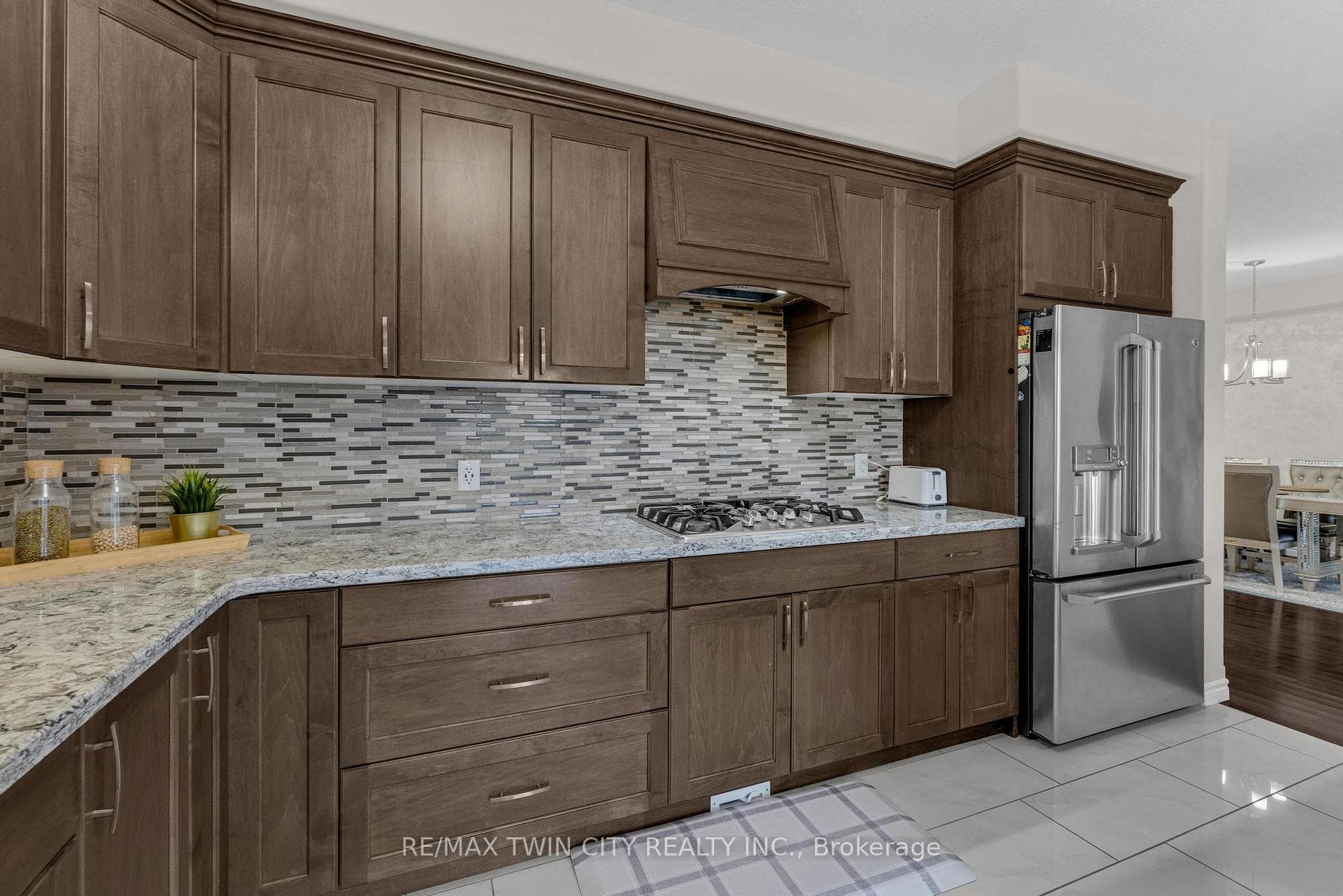 11 NETHERWOOD Road photo 6