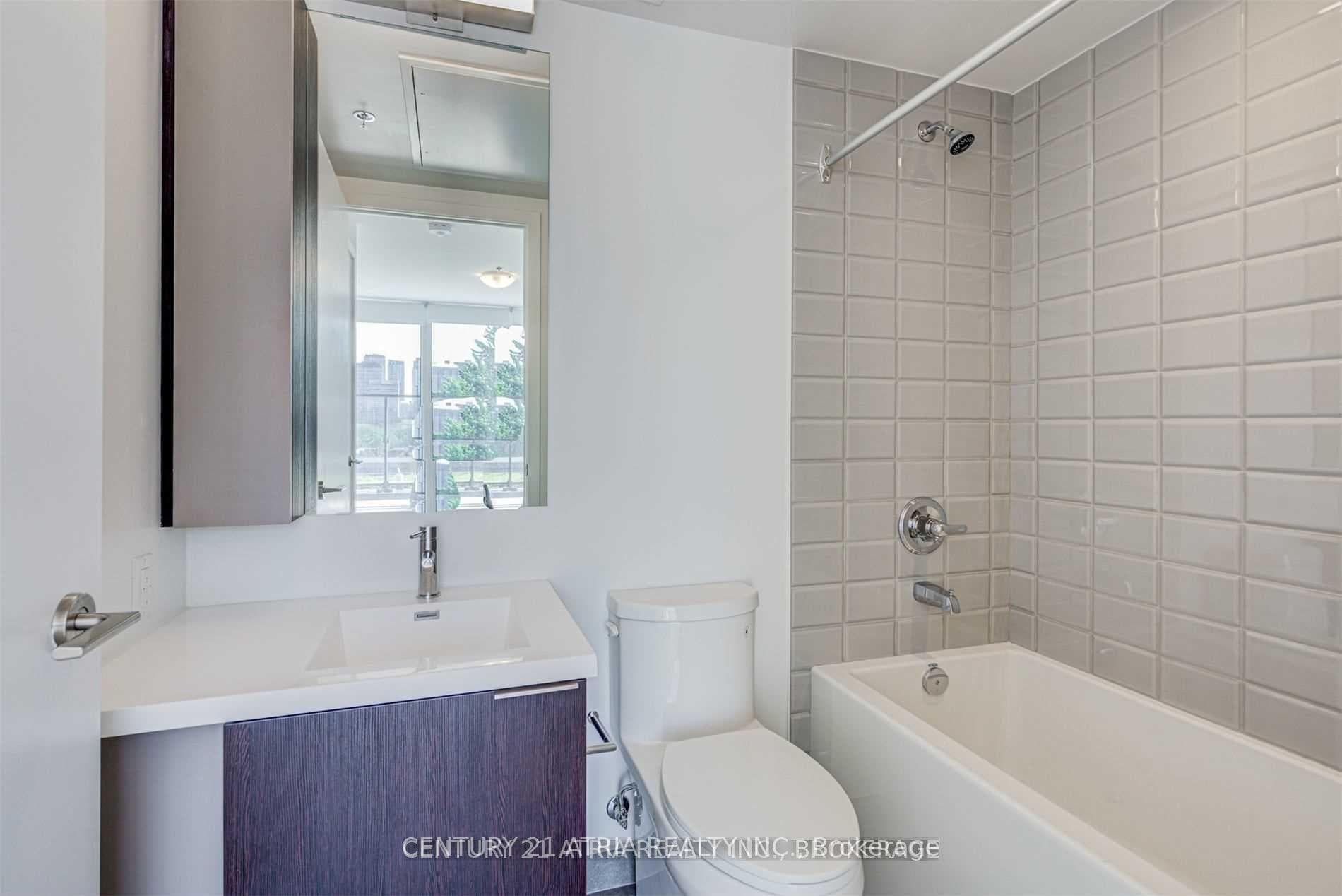 203 College Street Unit 512 photo 16