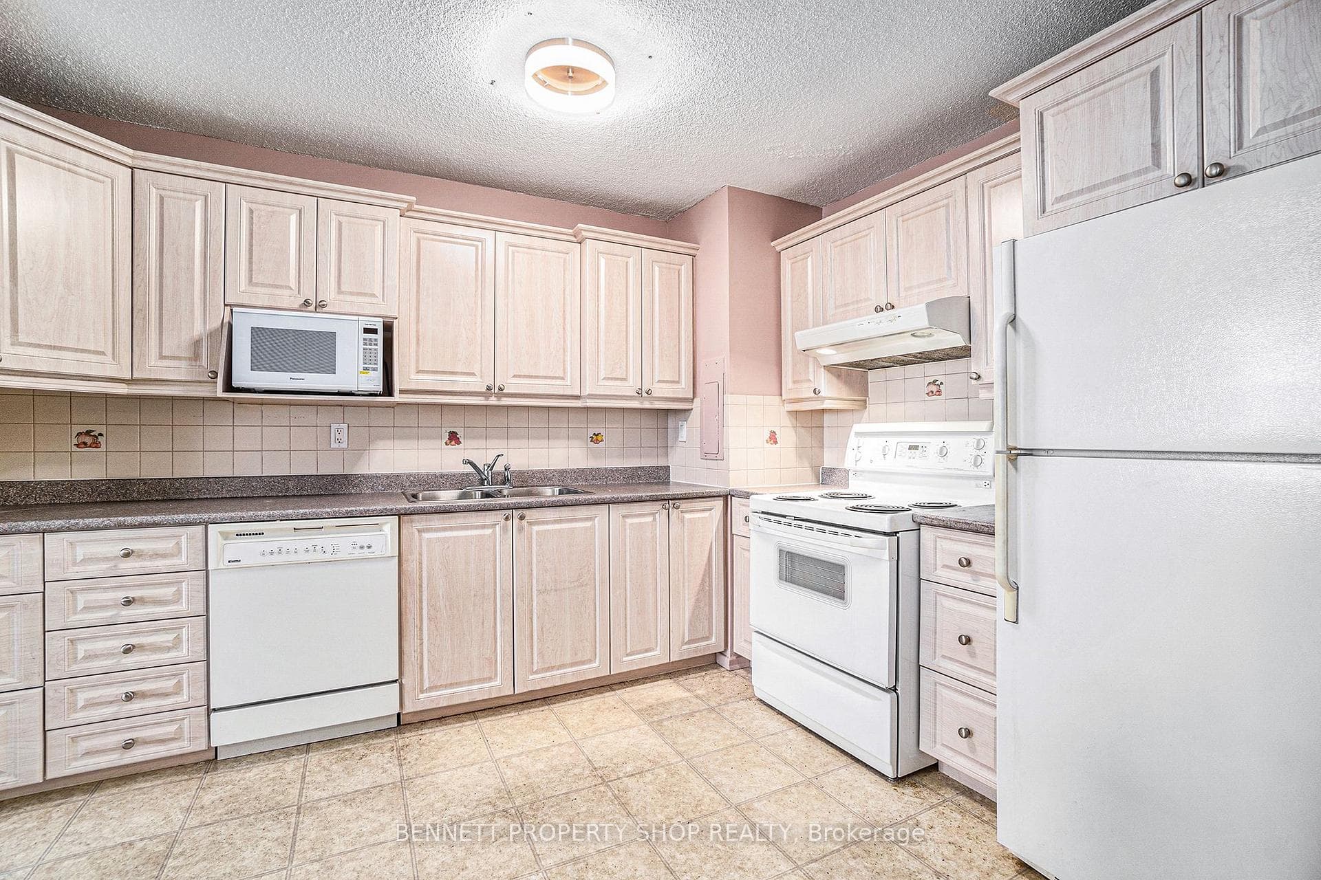2951 RIVERSIDE Drive Unit 1015 photo 7