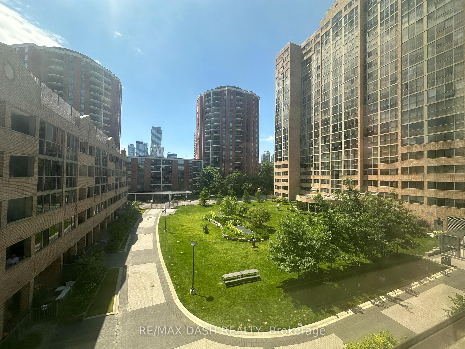 60 Homewood Avenue Unit 411 photo 27