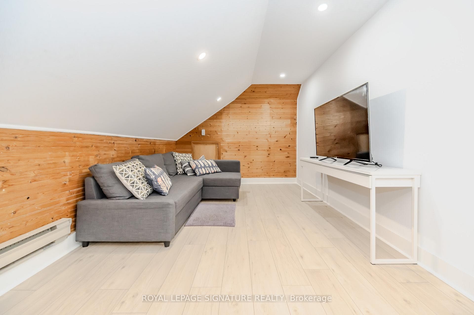 30 Rich Avenue photo 33