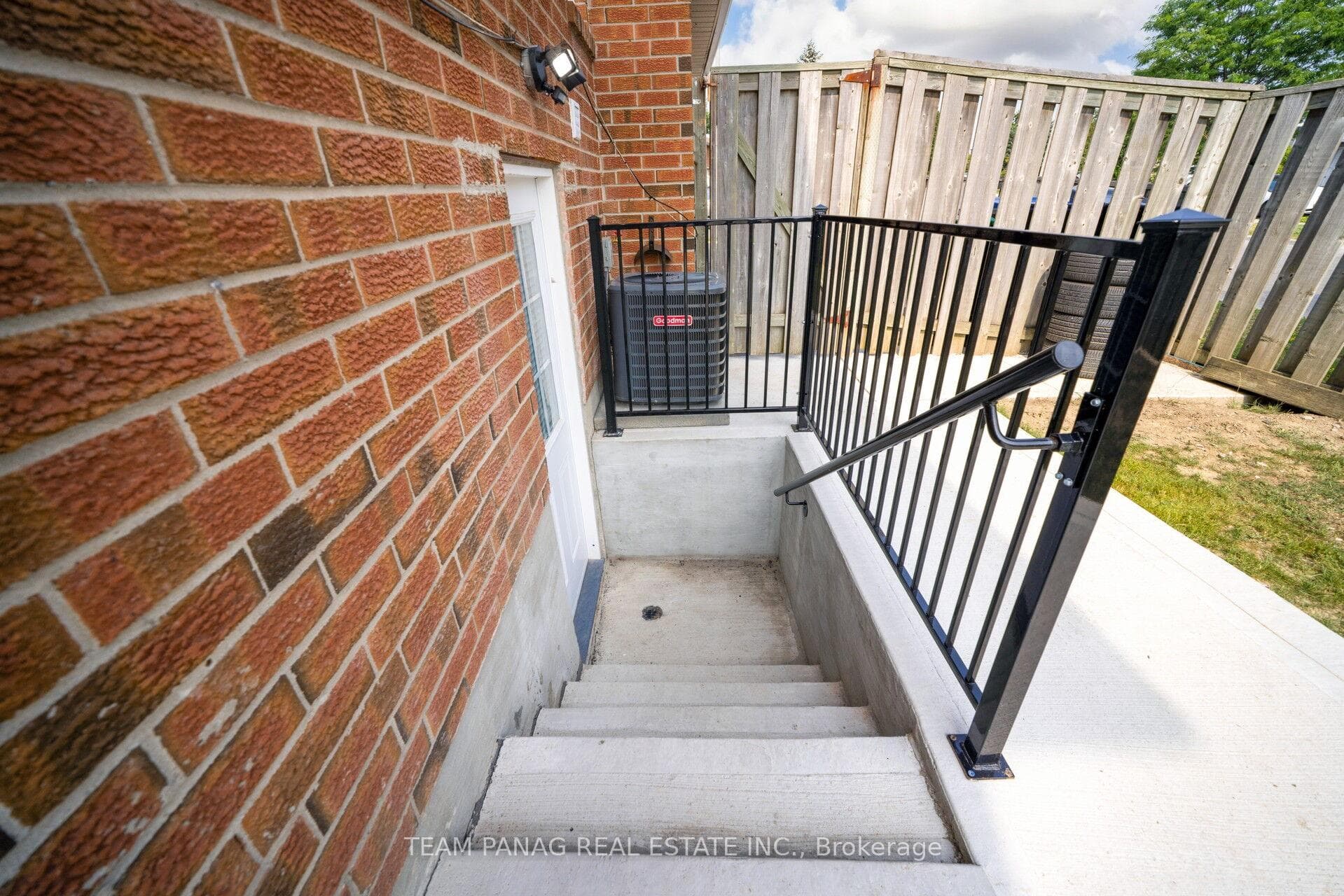 2 Trewartha Crescent photo 44