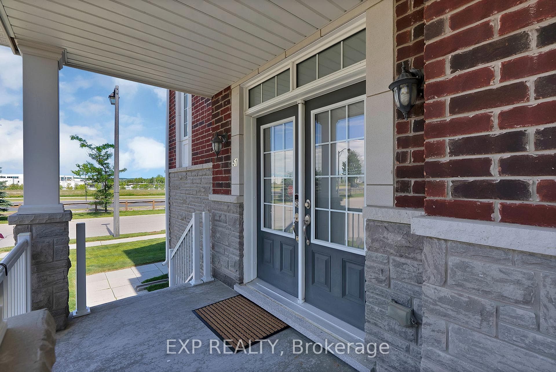 51 Living Crescent photo 5