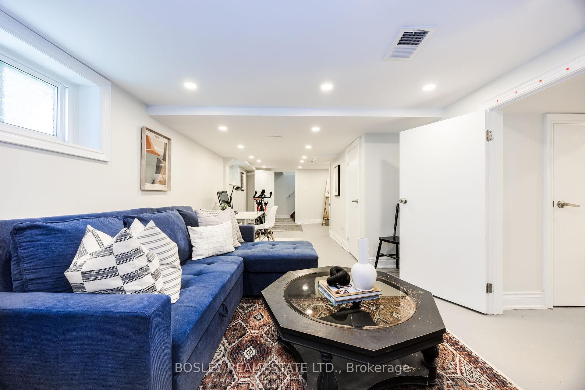 57 Sandown Avenue photo 22