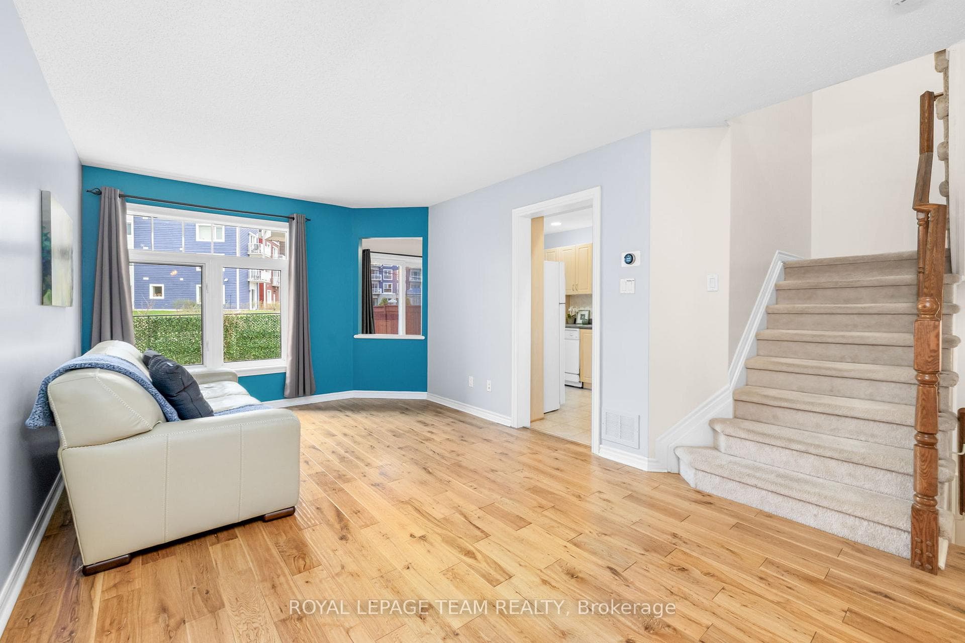 189 Gray Crescent photo 9