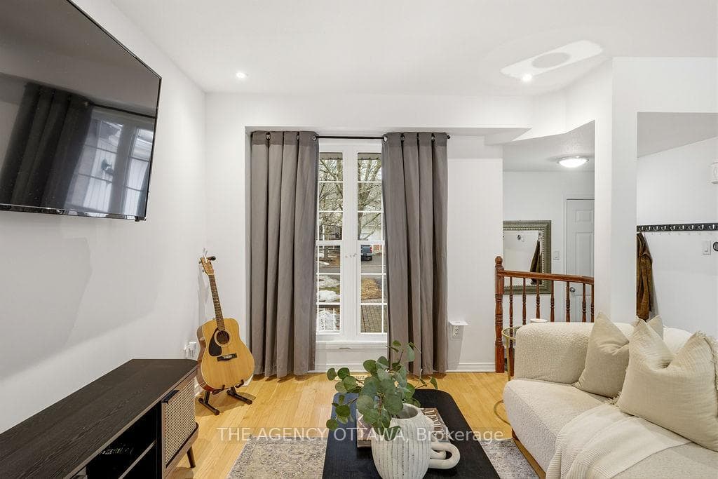 555 Aberfoyle Circle photo 7