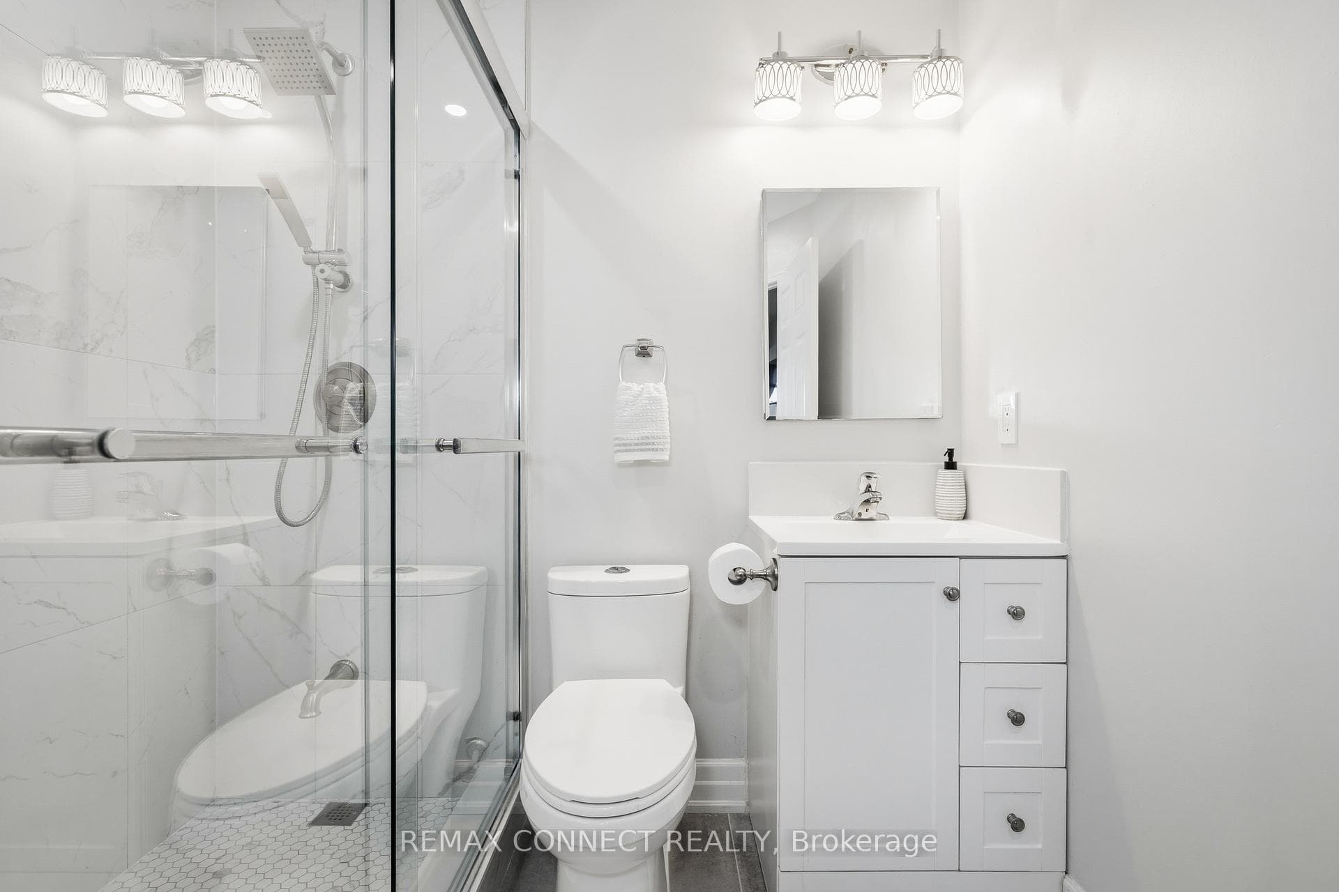 11121 Yonge Street Unit 512 photo 27