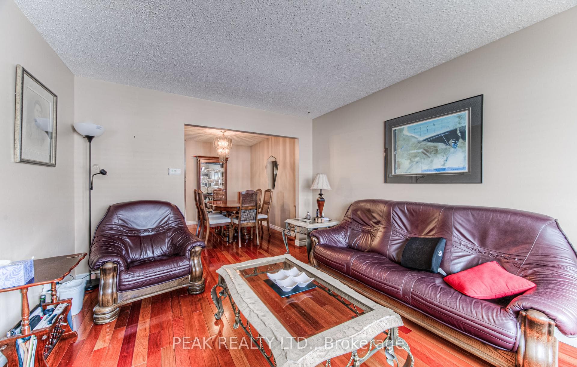 93 Uxbridge Crescent photo 8