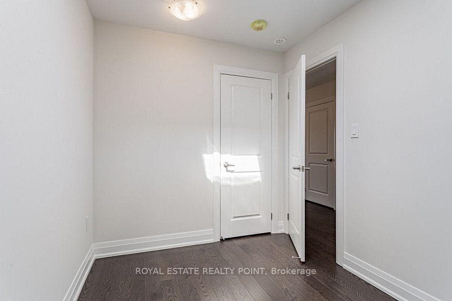 10 Creekbank Road Unit Upper photo 15