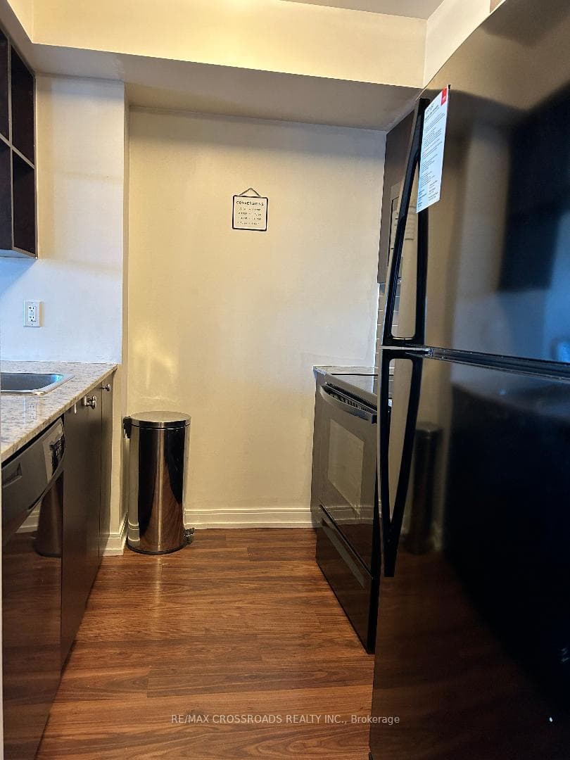 181 Village Green Square Unit 2316 photo 4
