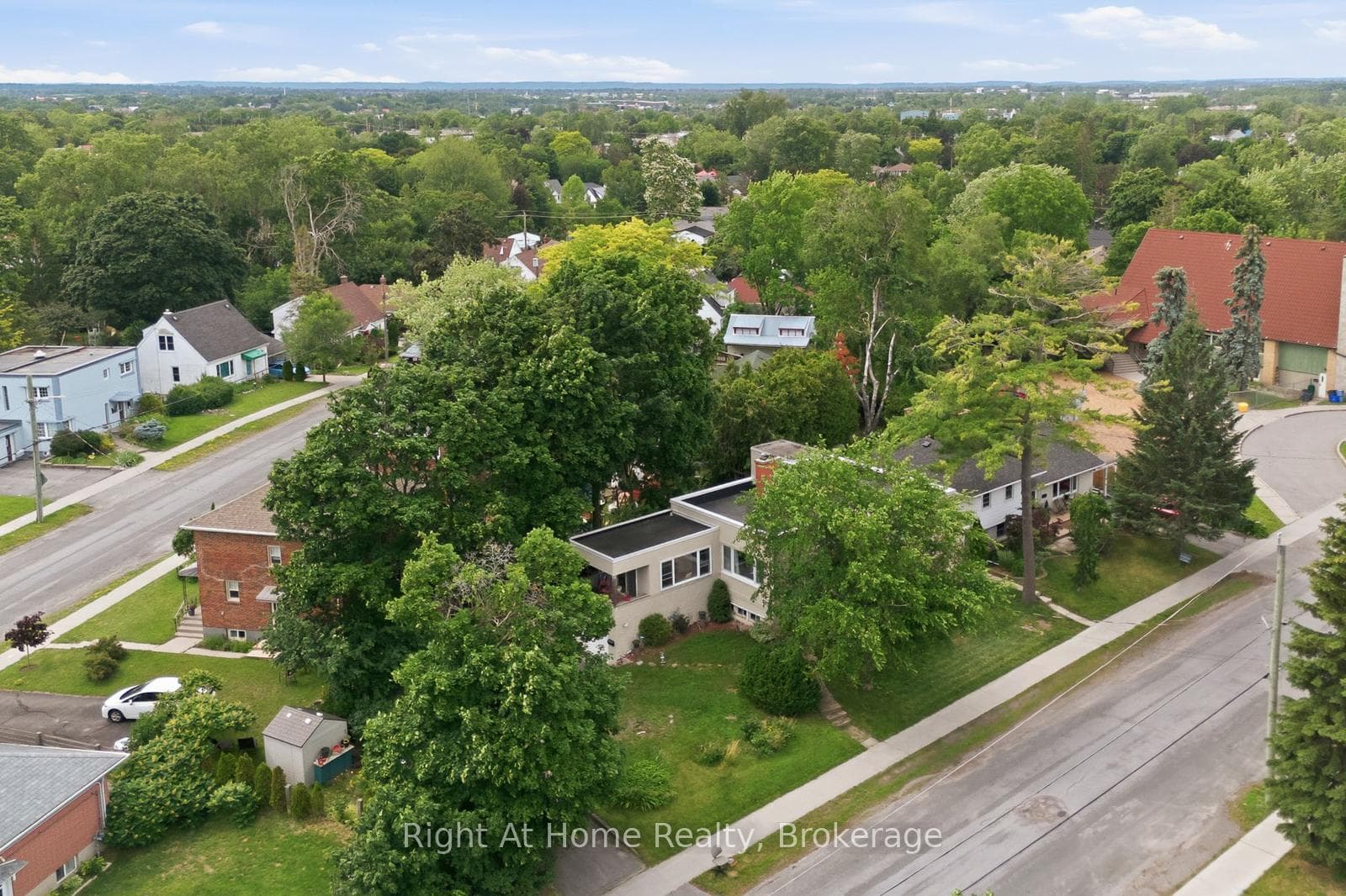 16 Oriole Park Avenue photo 3