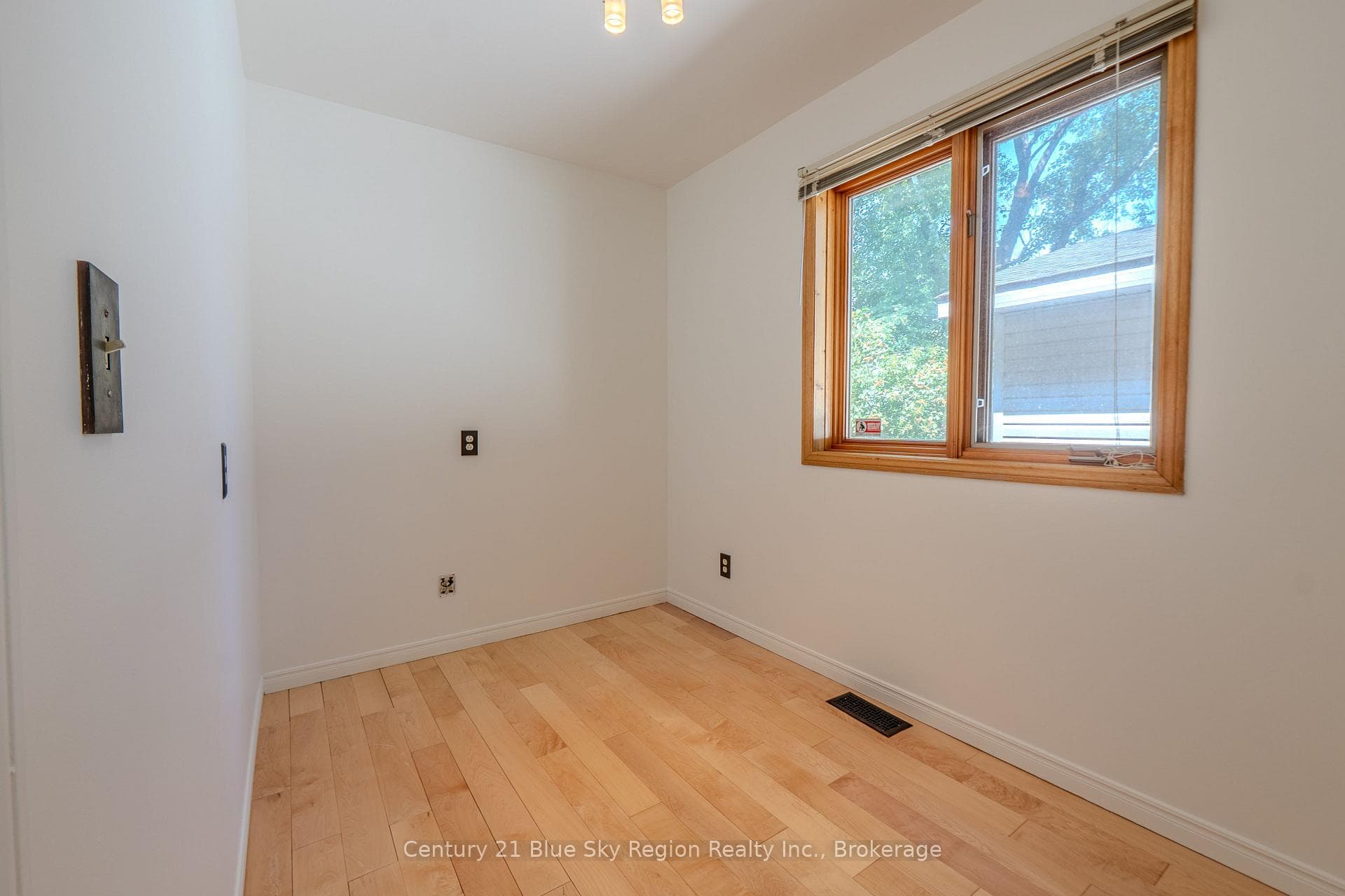 1151 Premier Road photo 24