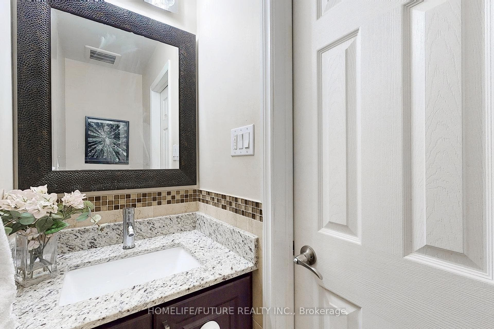 102 Stather Crescent photo 17