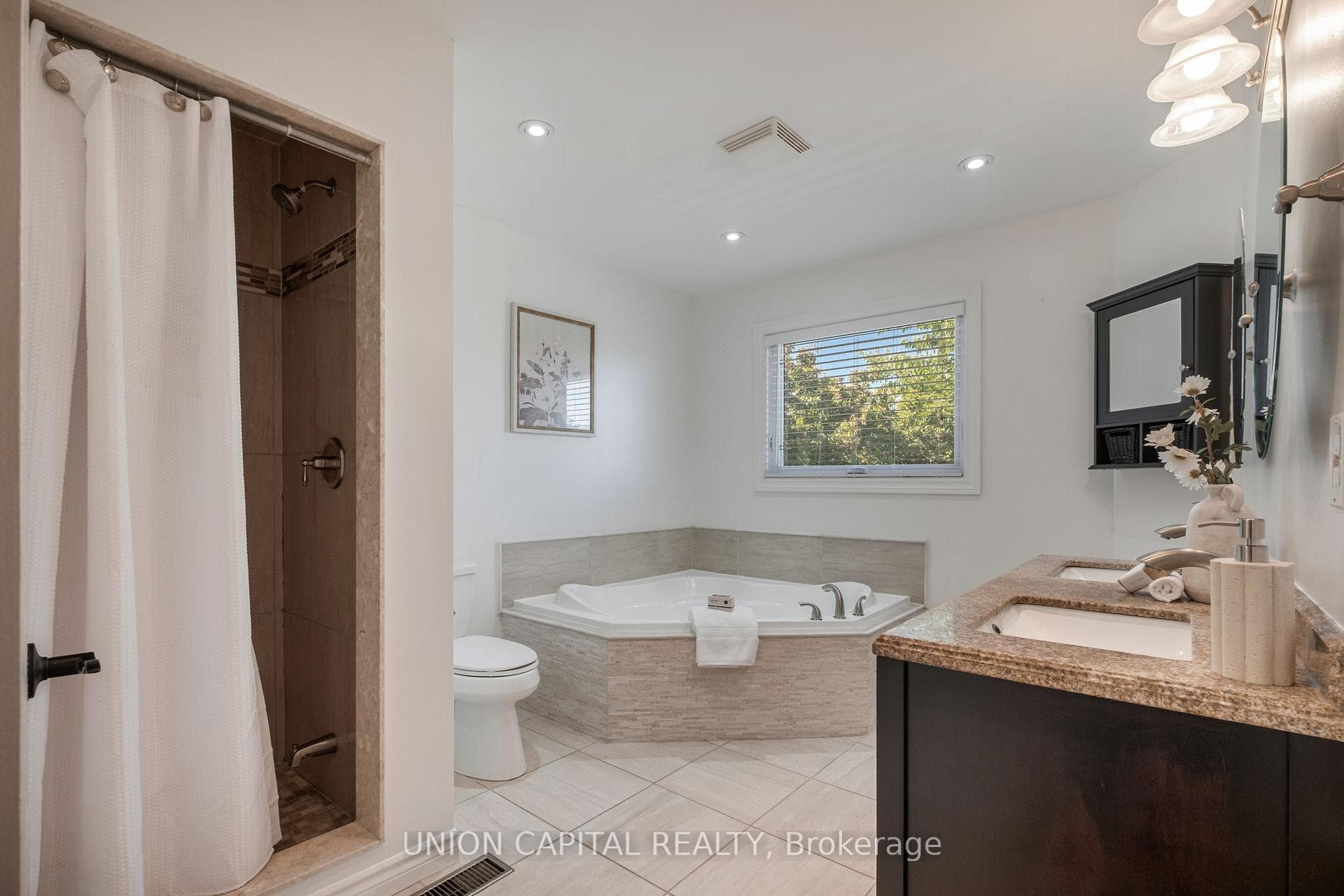 12 Summerfield Avenue photo 31