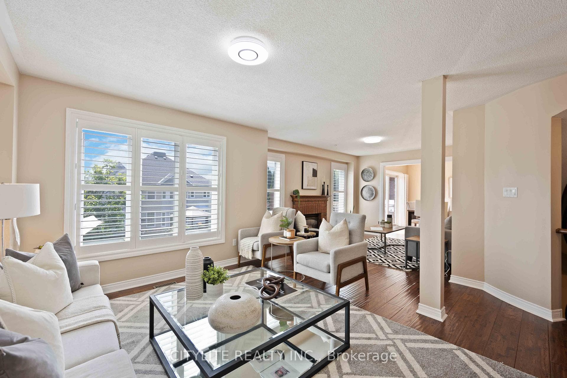 33 Mortimer Crescent photo 17