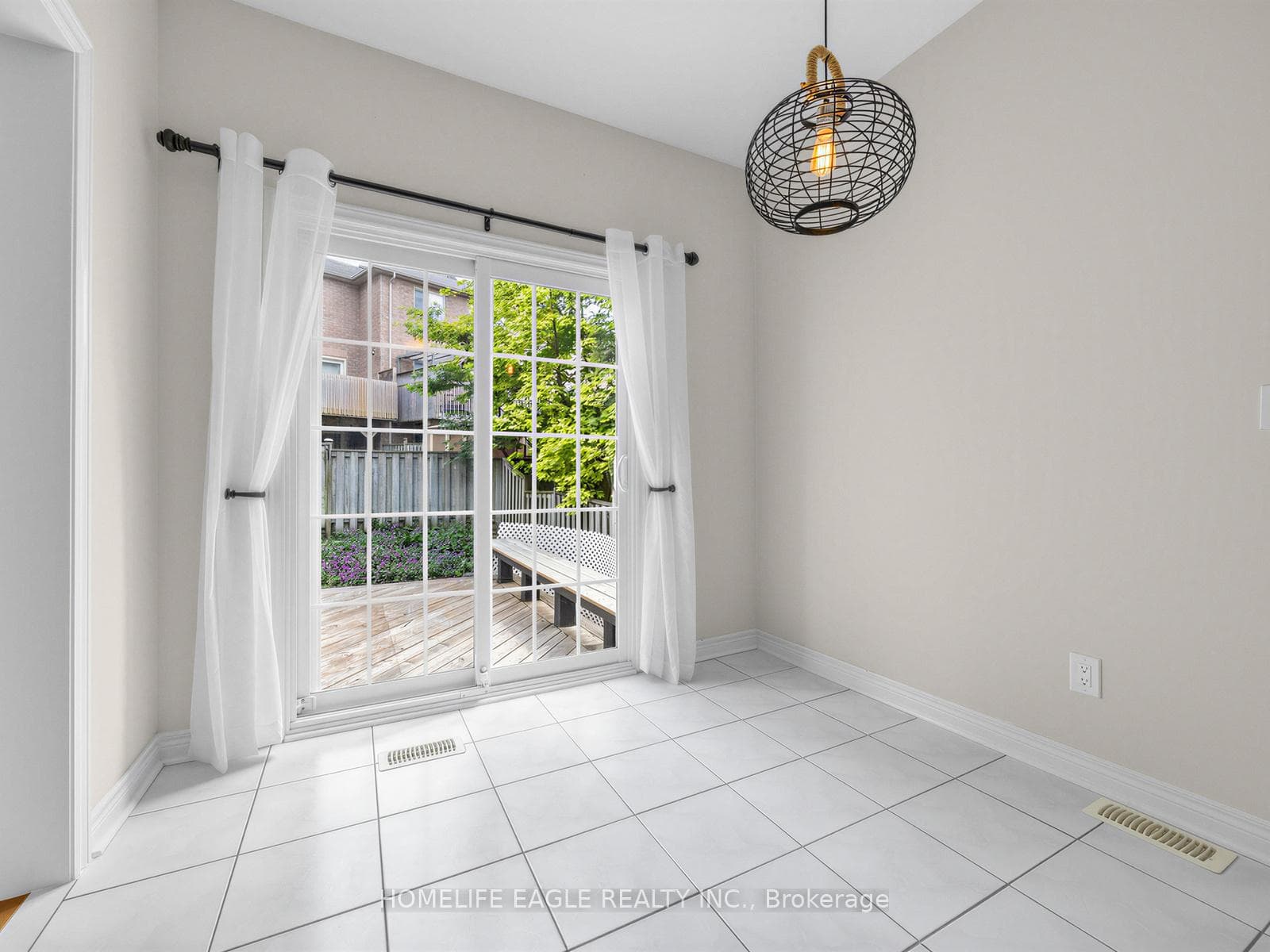 101 Downey Circle photo 13