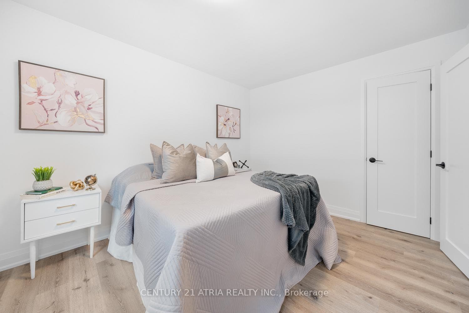 1555 Gill Road photo 12