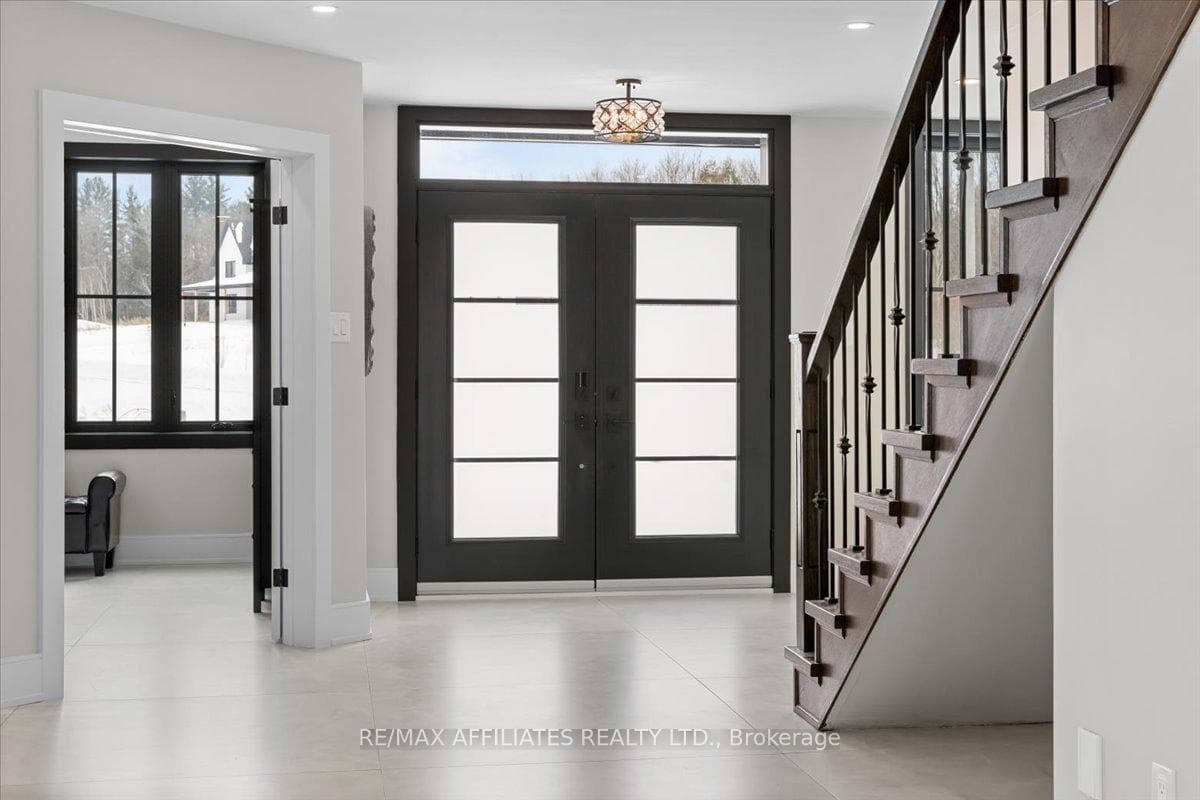 34 Nirmala Drive photo 2
