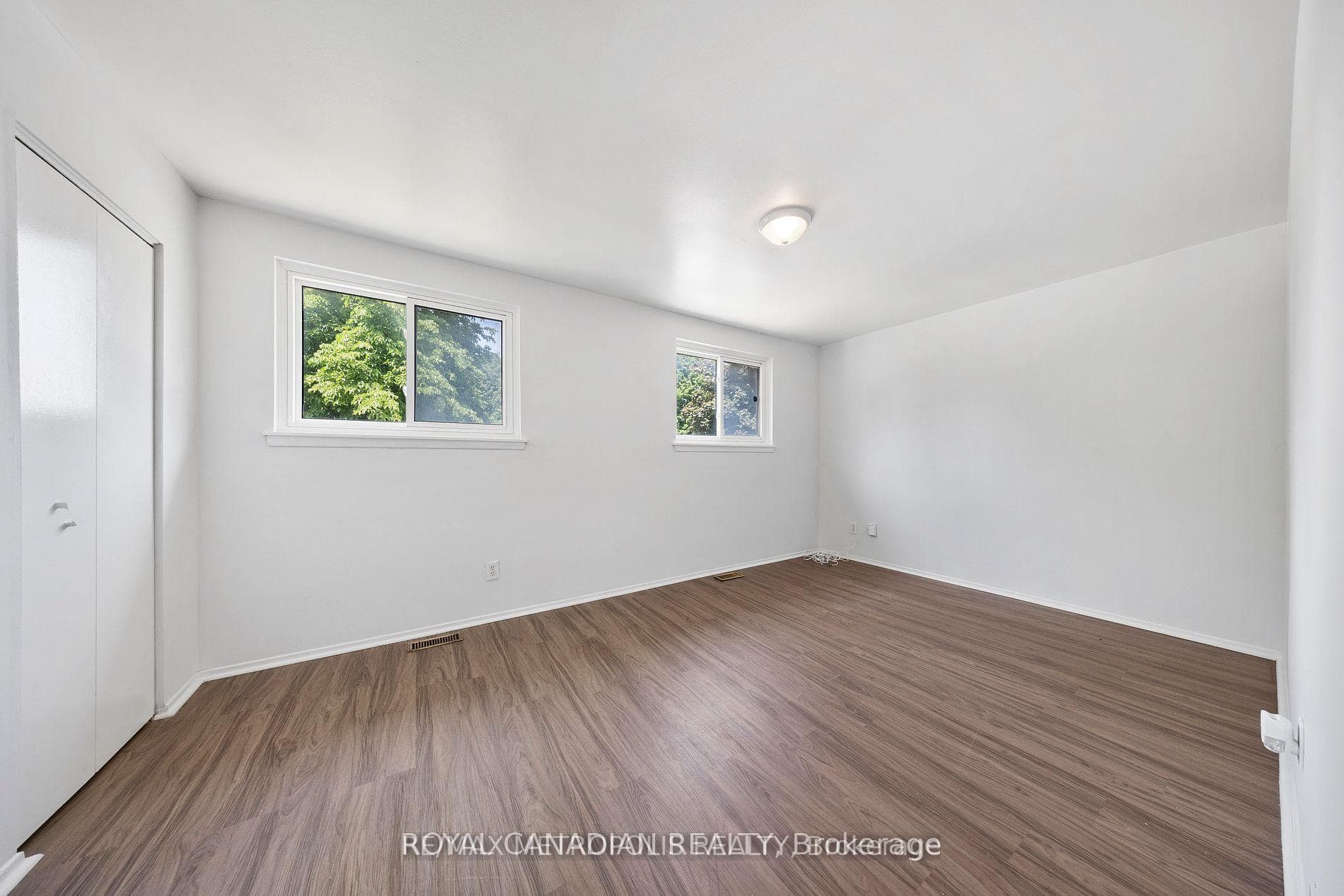 357 Durham Court photo 7