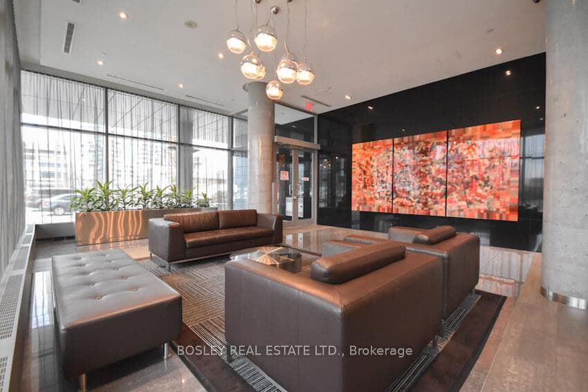 4k Spadina lobby