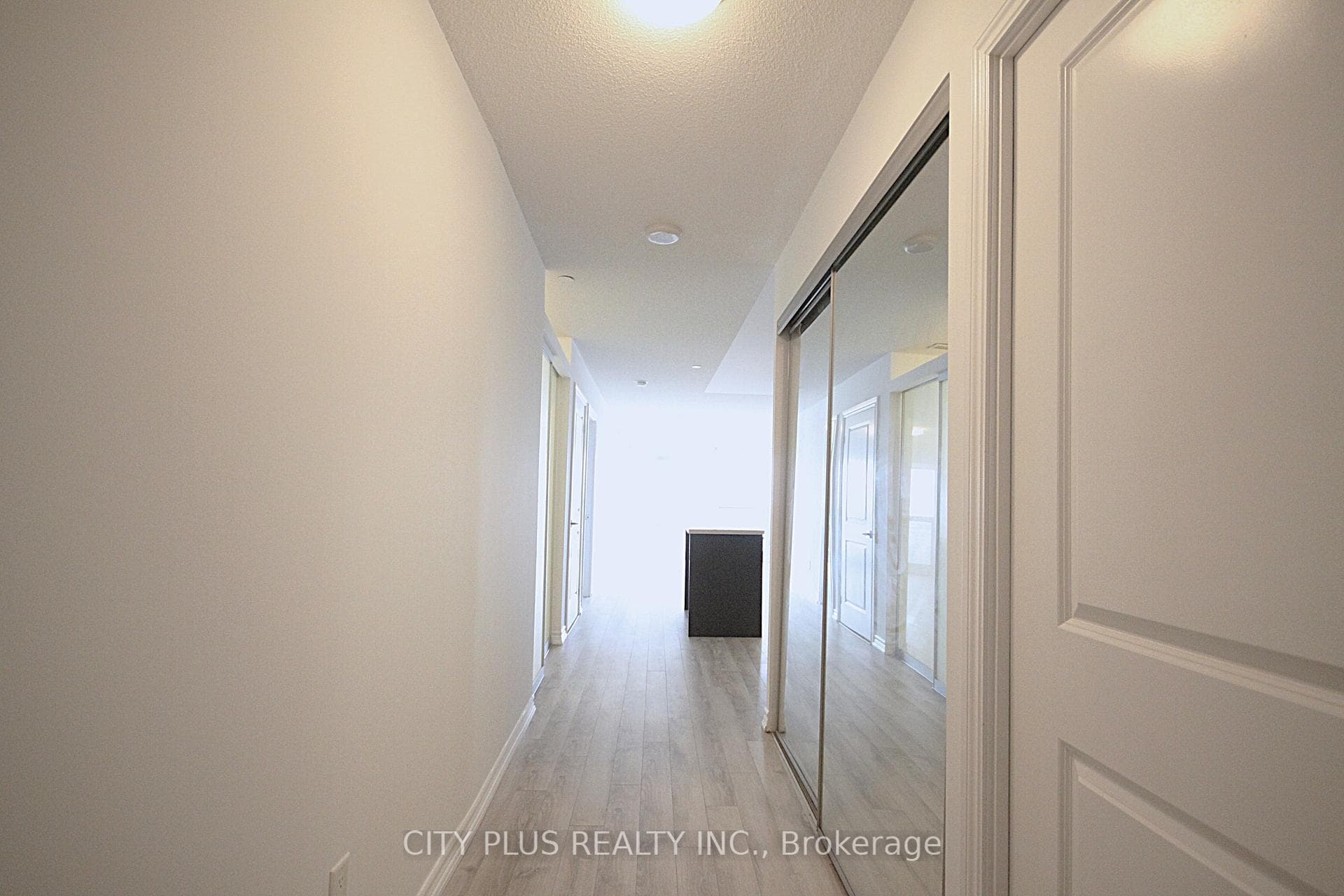 386 Yonge Street Unit 1203 photo 1