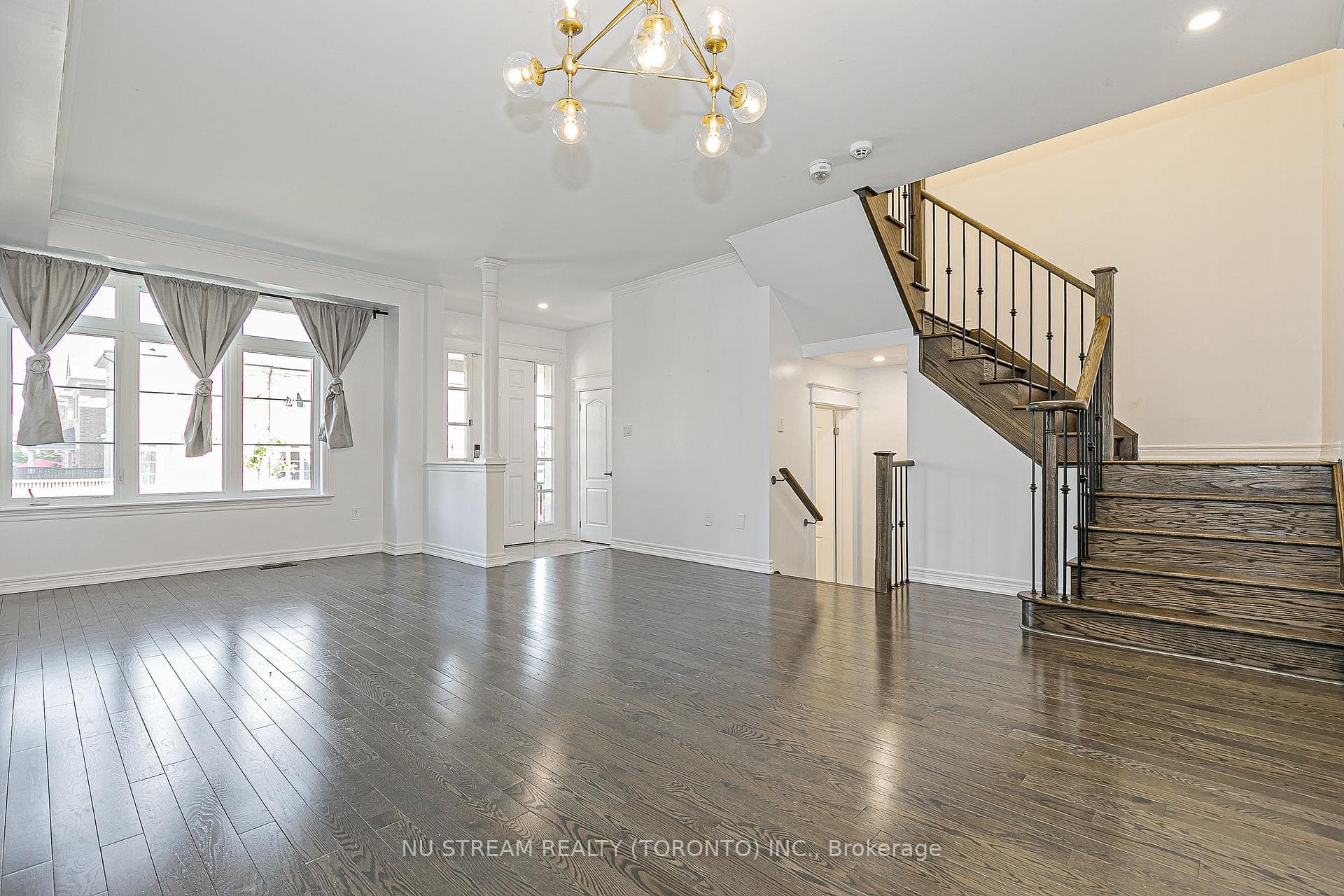 194 Paradelle Drive photo 5