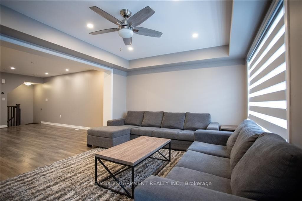 560 Allport Gate photo 17
