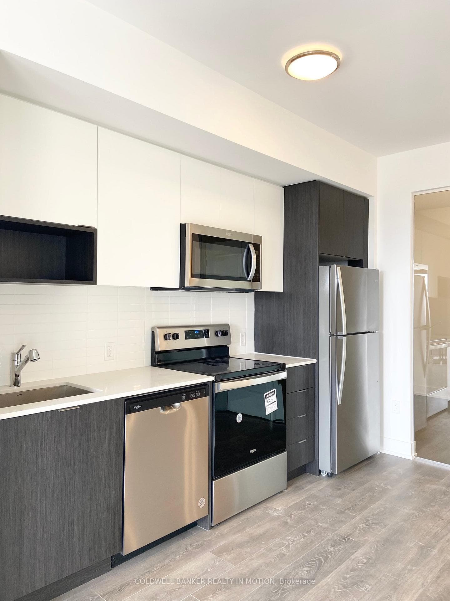 202 Burnhamthorpe Road Unit 2008 photo 12