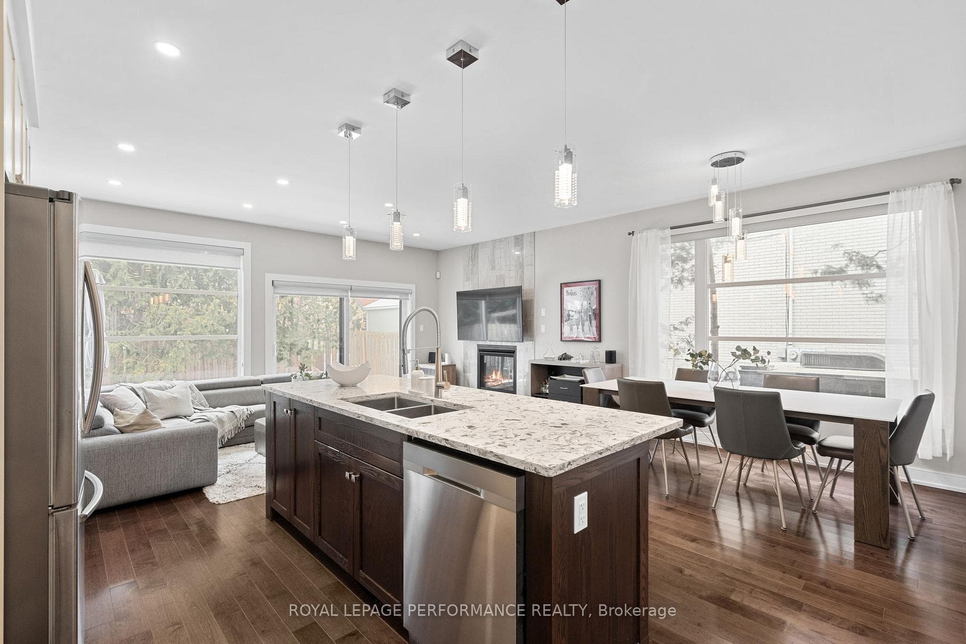 886 Dundee Avenue photo 9