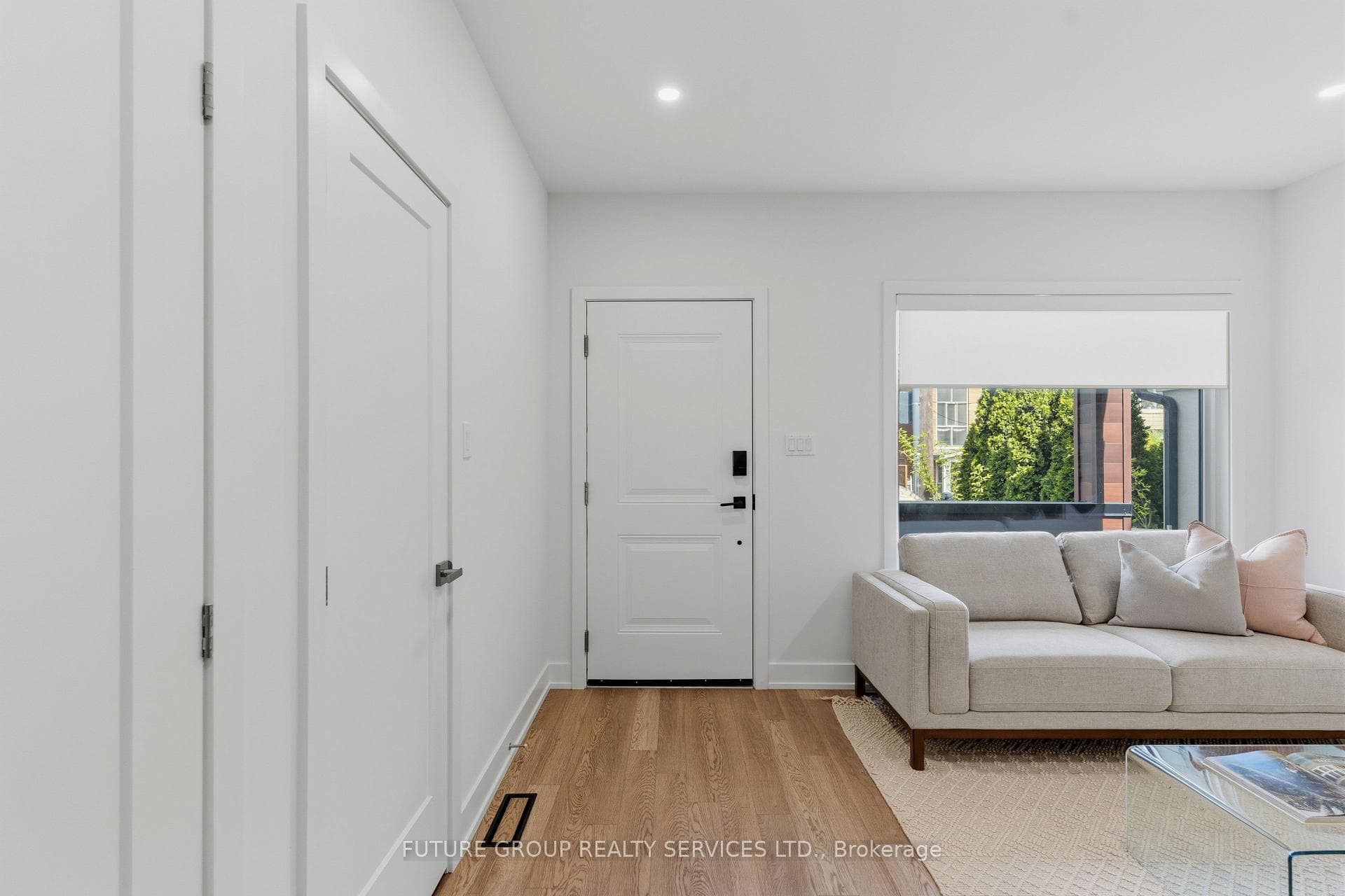 86 Kenwood Avenue Unit Unit 1 photo 2