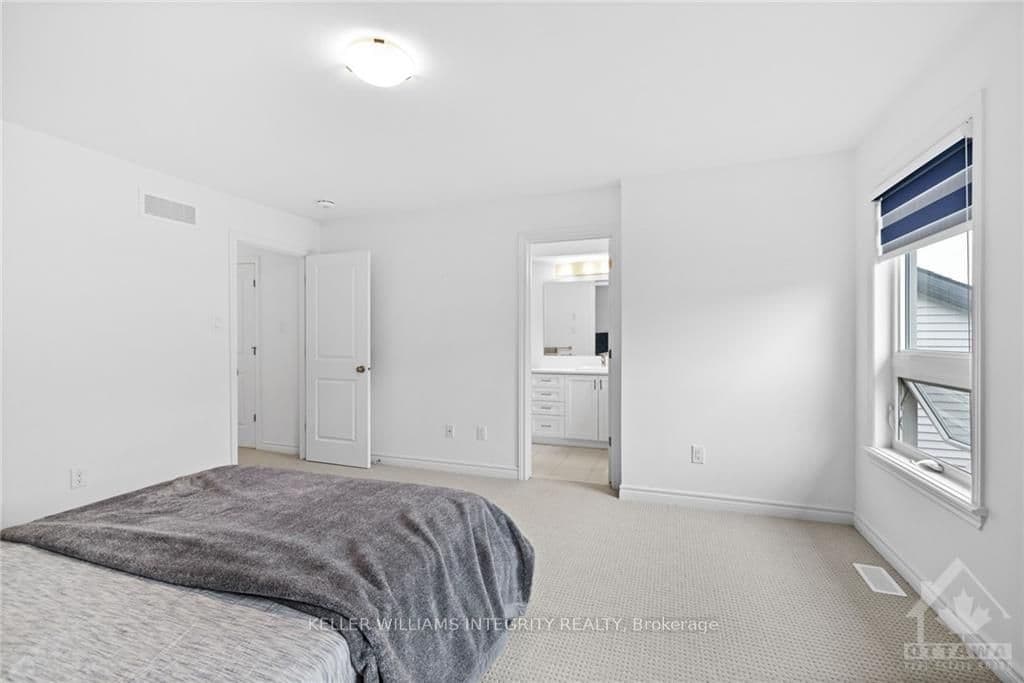 916 BRIAN GOOD Avenue photo 18