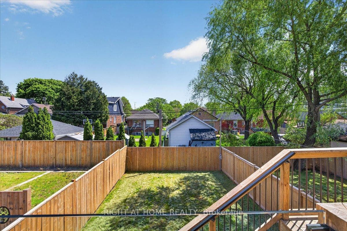 15B ROSEMEADE Avenue photo 48