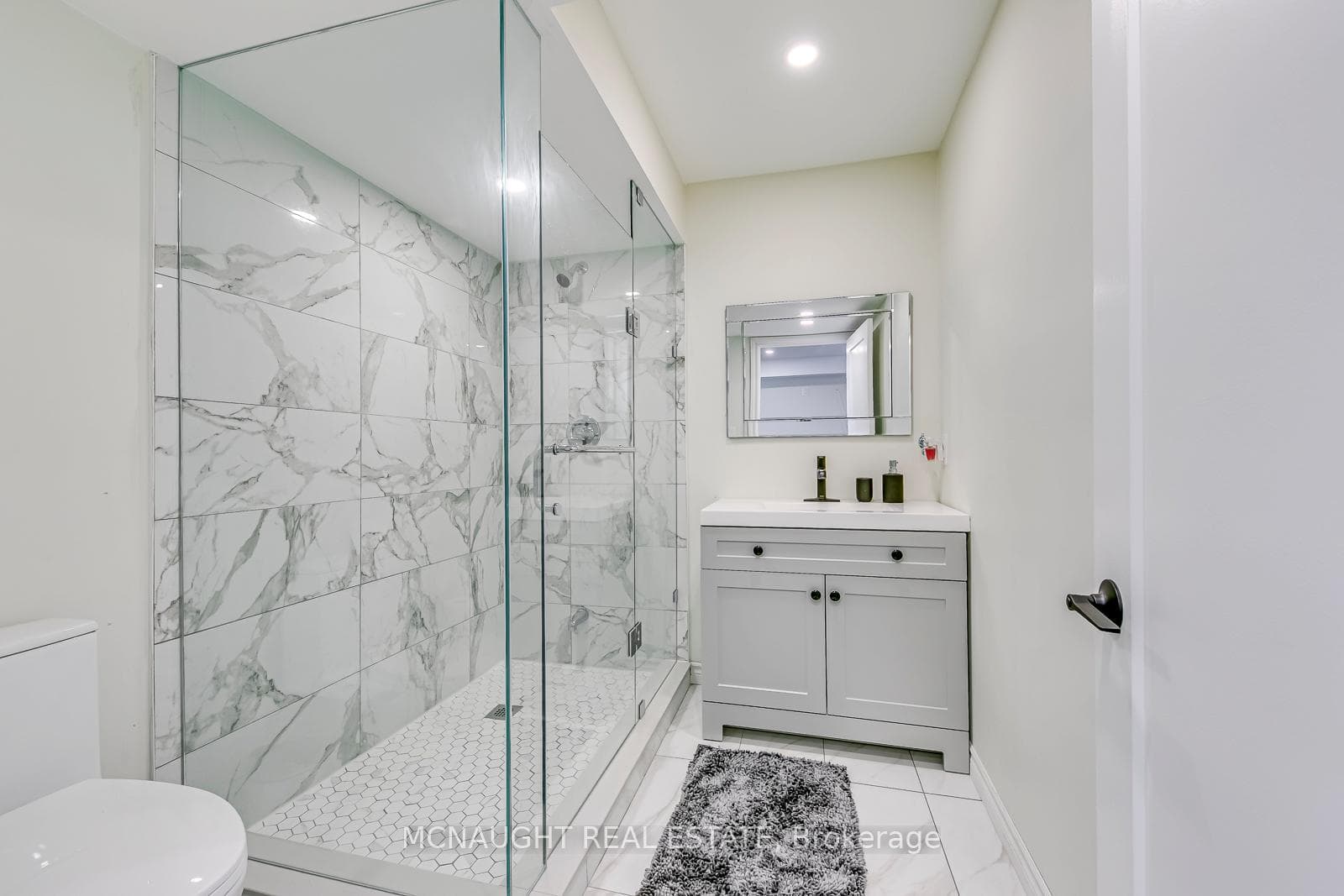 244 Kinsman Drive photo 27