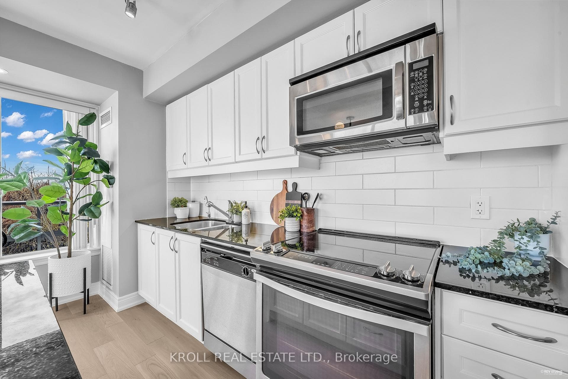 701 Sheppard Avenue Unit 415 photo 5