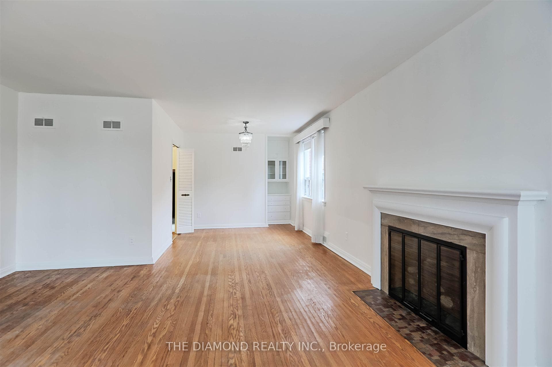 4670 Dundas Street photo 5