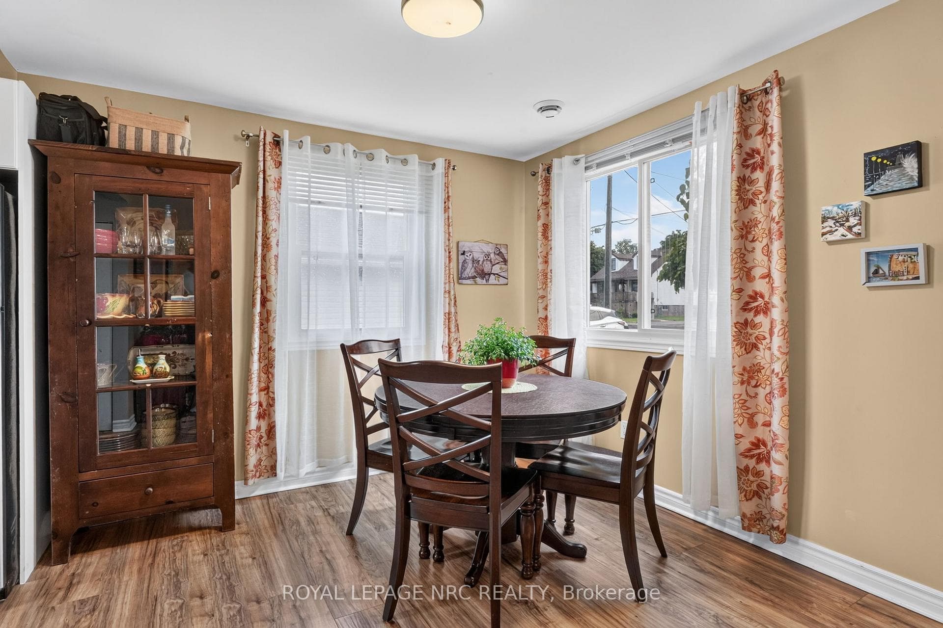 63 OAKWOOD Street photo 8
