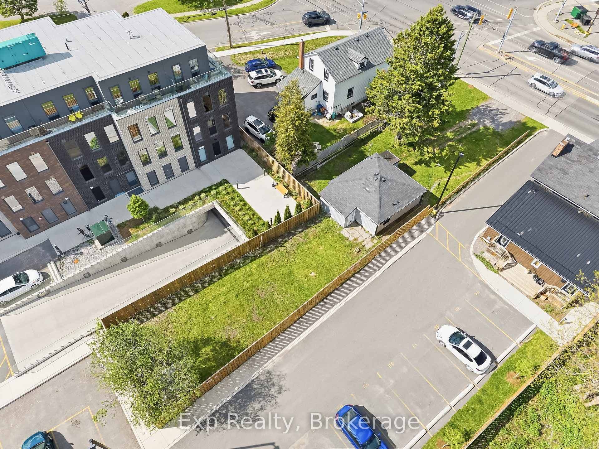 395A William Street photo 27