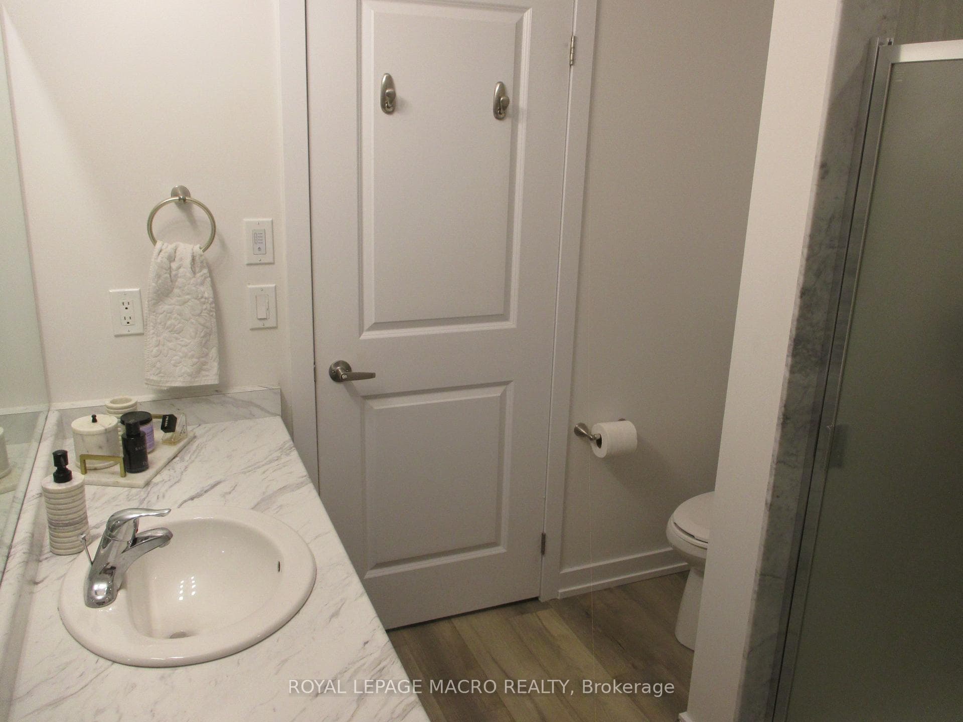 5055 Greenlane Road Unit 533 photo 24