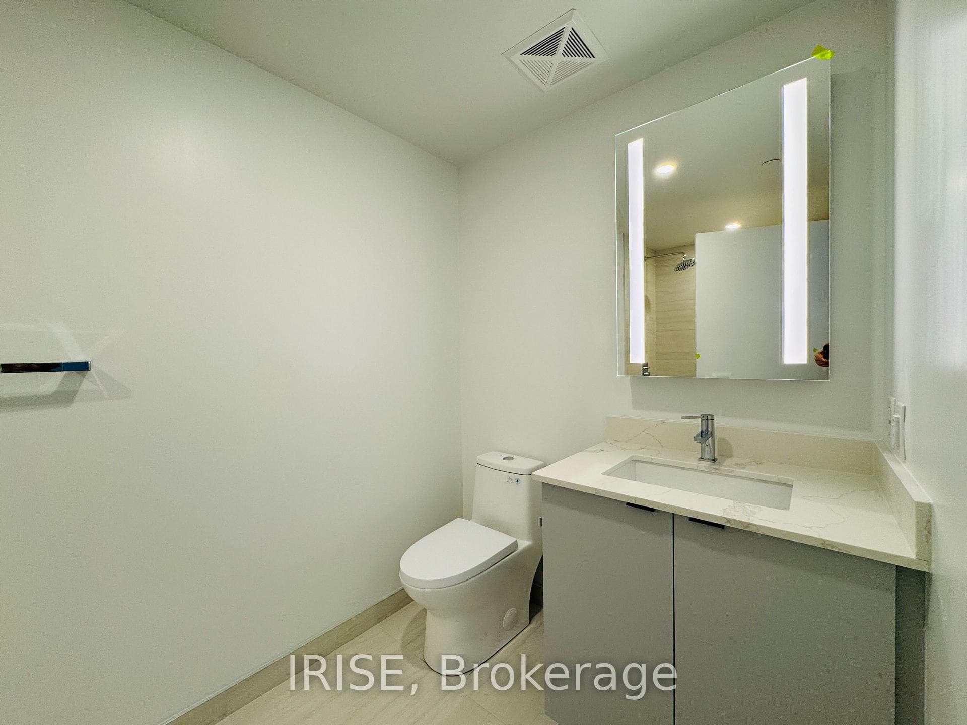 285 Dufferin Street Unit 916 photo 11